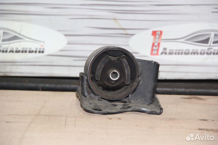 Подушка кпп лево c Nissan Wingroad WFY11 QG15DE