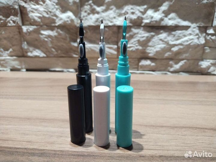 Инструмент для чистки наушников