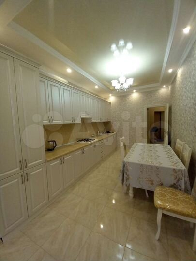 1-к. квартира, 52 м², 1/3 эт.