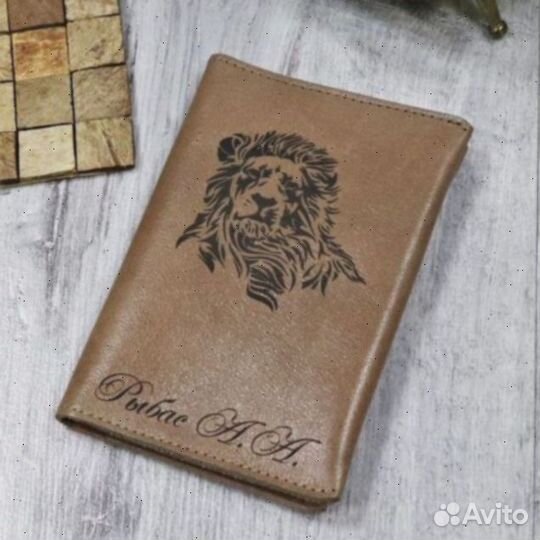 Обложка на паспорт из кожи с отсеками под карты