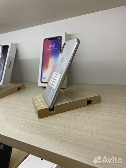 iPhone X, 64 ГБ