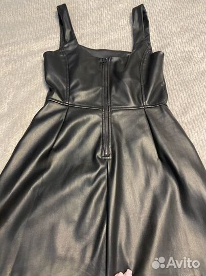 Кожаное платье bershka