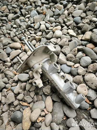 Toyota Prius 2008 20 главный тормозной, левый руль