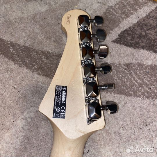 Электро гитара yamaha pacifica 012
