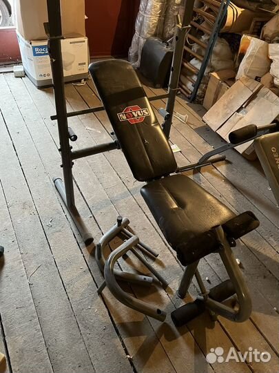 Штанга с блинами, скамья