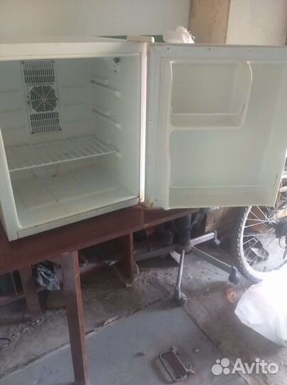 Мини барный холодильник