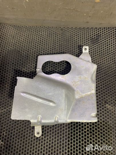 Тепловой экран Volkswagen Passat B6 Пассат Б6