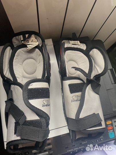 Хоккейные наколенники детские