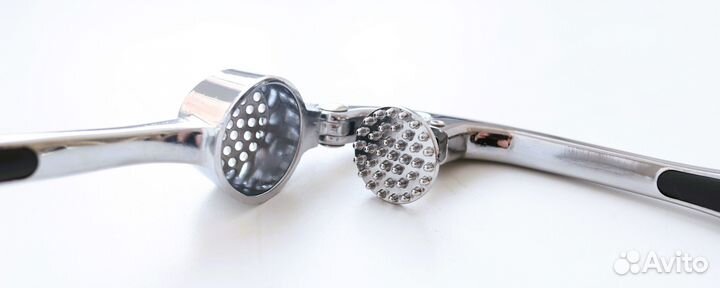 Чеснокодавка