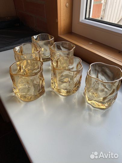 Стаканы новые из цветного стекла