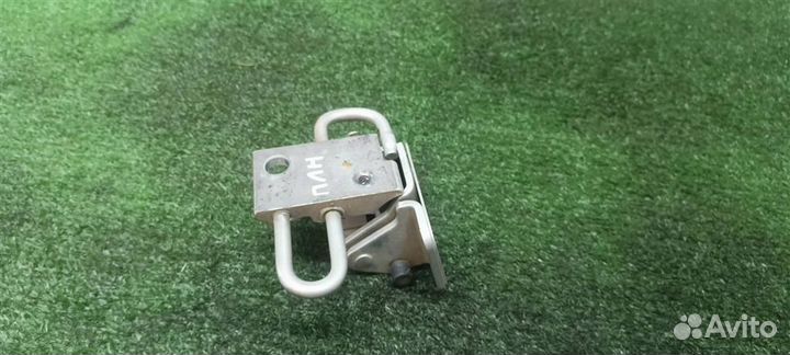 Петля двери передней левой нижняя Audi Audi A8 4