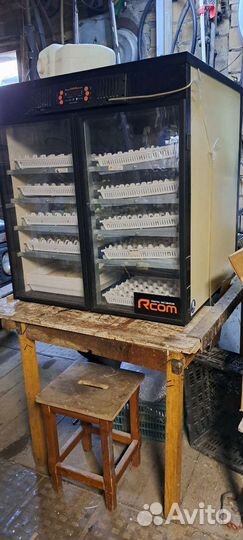 Продам. Инкубатор rcom 1000