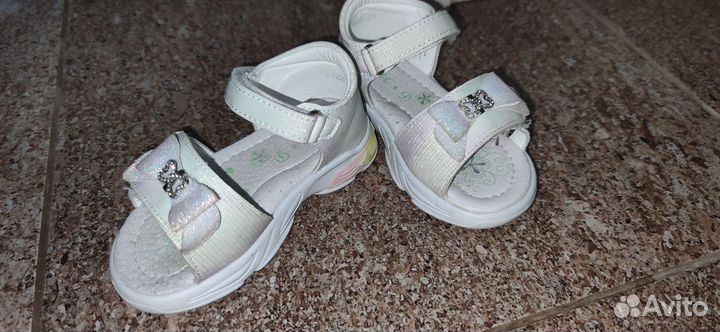 Сандалии для девочки