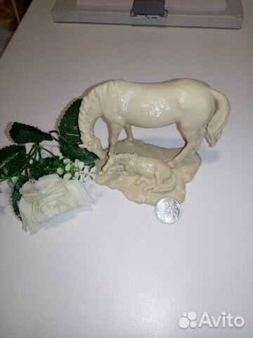 Статуэтка лошадь и жеребёнок