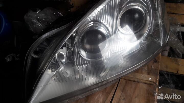 Фара левая Mercedes-Benz W221 S-Klasse