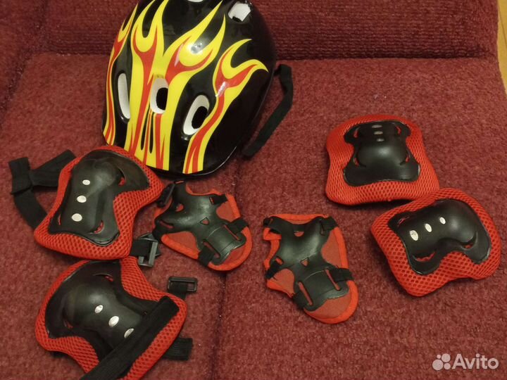 Шлем детский +защита локти/кисти/колени