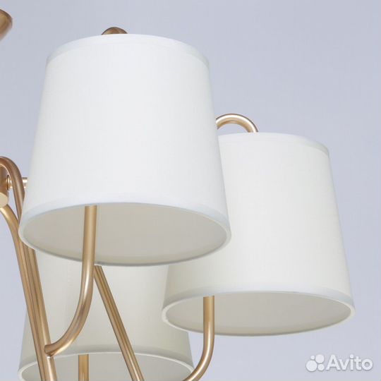 Элегантная потолочная люстра Вега бренда MW-light