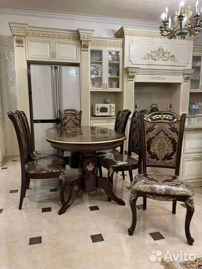 Столы и стулья