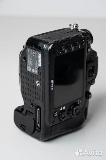 Зеркальный фотоаппарат Nikon D7200 body