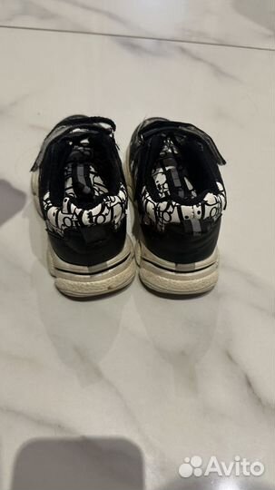Кроссовки детские