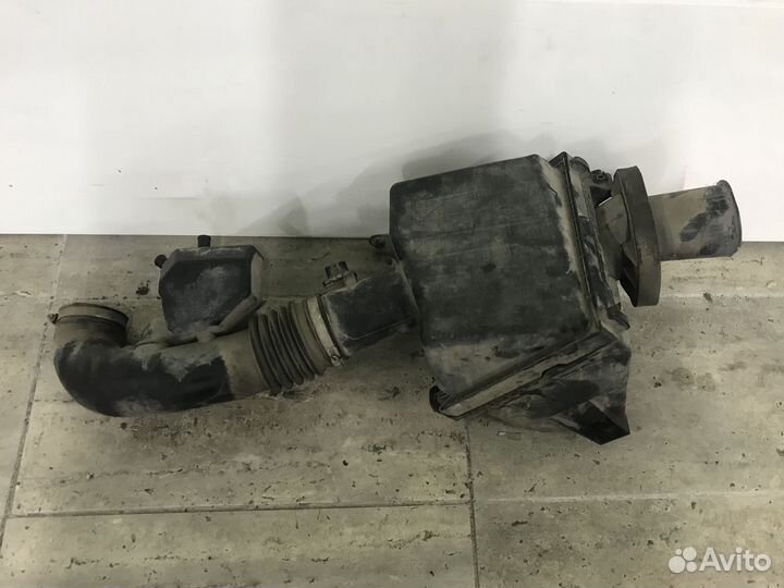 Корпус воздушного фильтра Infiniti QX56