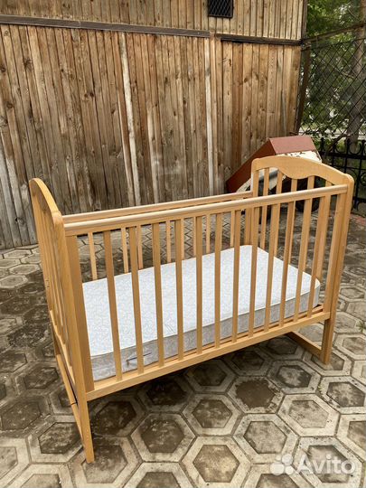 Детская кроватка