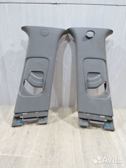 Обшивка центральной стойки Kia Rio 3