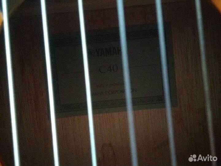 Классическая гитара yamaha c40