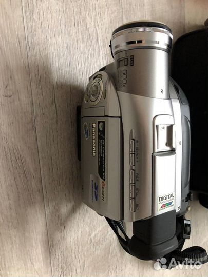 Видеокамера цифровая Panasonic NV-DS38 mini DV