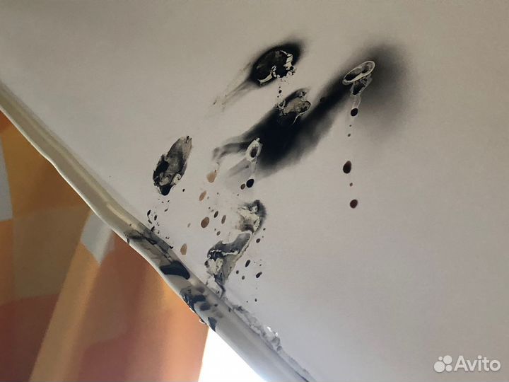 Натяжные потолки и ремонт.Слив воды