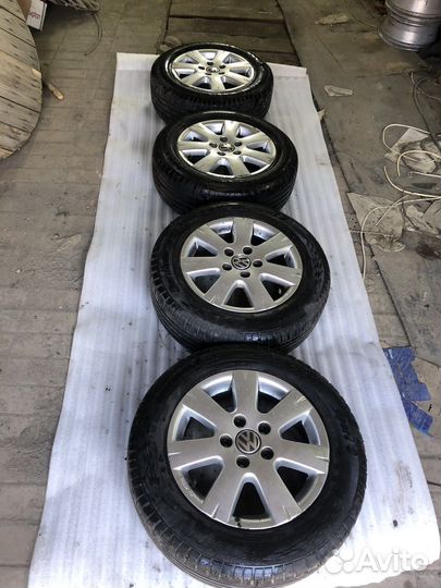 Продам комплект колес VW r15