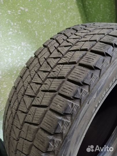Bridgestone Blizzak DM-V1 225/60 R17