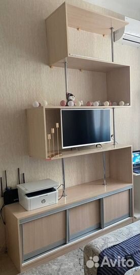 Полка для телевизора в зал