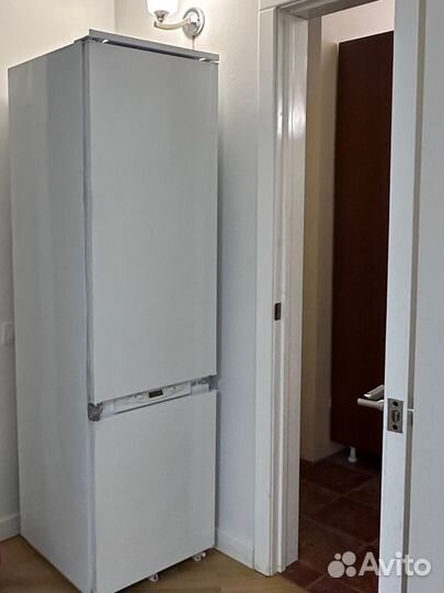 Холодильник бу встраиваемый