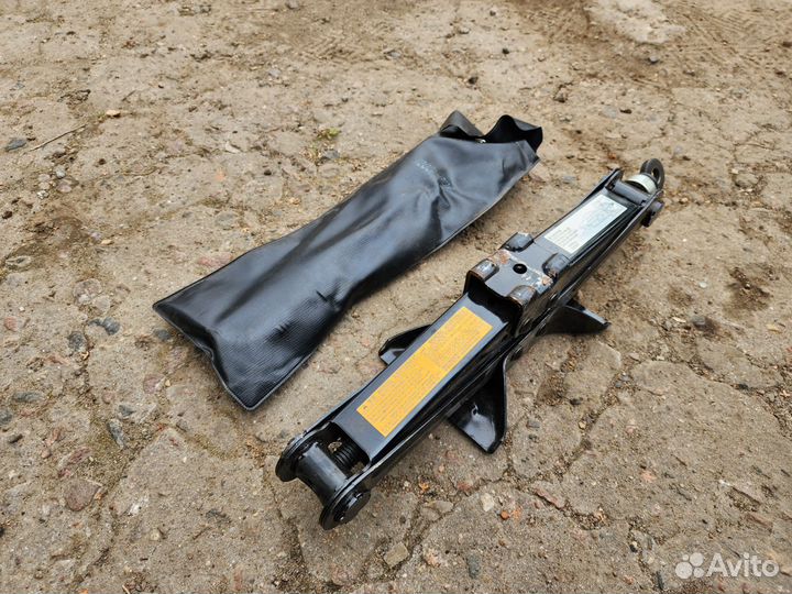 Набор Домкрат на Лансер 10