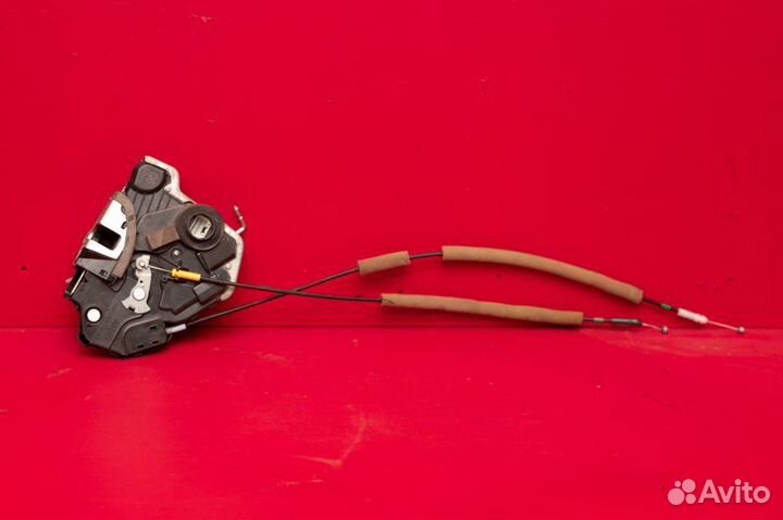 Замок боковой двери передний левый Toyota Land