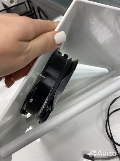 Маникюрная вытяжка