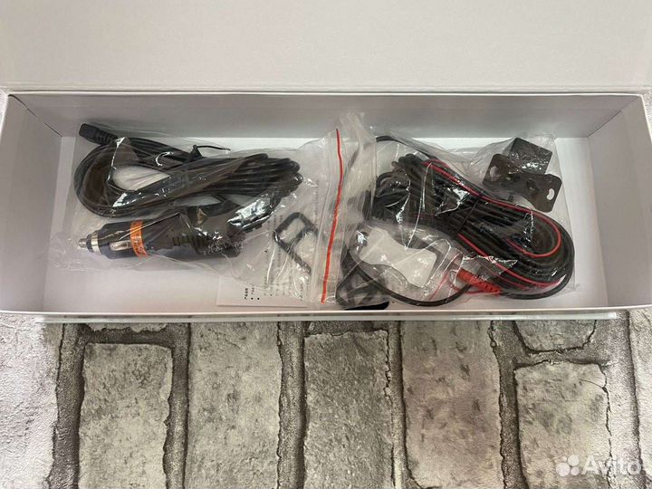 Видеорегистратор-зеркало с 2мя камерами сенсор