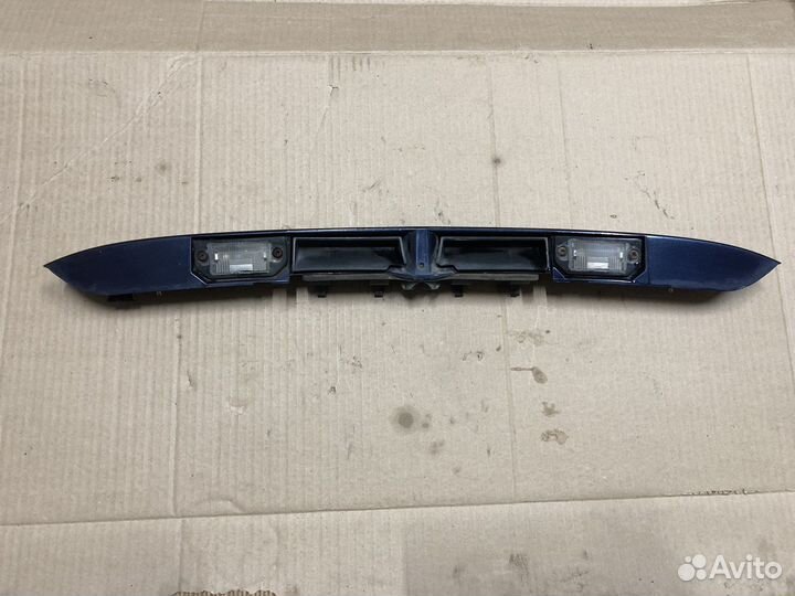 VW Passat B5 Накладка крышки багажника