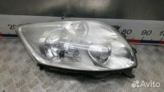 Фара правая toyota auris E150 (LDN19MU01)