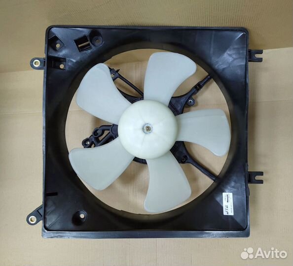 Вентилятор охлаждения Mitsubishi Galant 2.4 1997