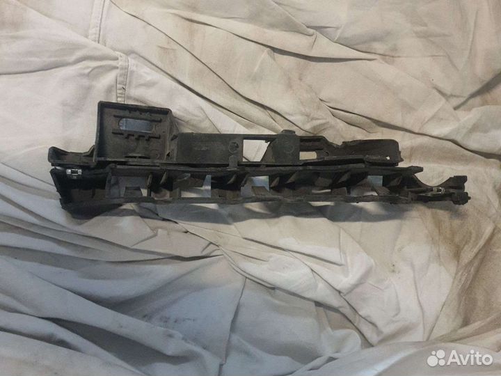 Кронштейн бампера переднего Citroen C4 2005-2011