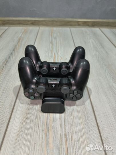 Sony playstation 4 pro 1tb CUH-7208B