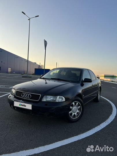 Audi A4 1.8 МТ, 1996, 171 575 км
