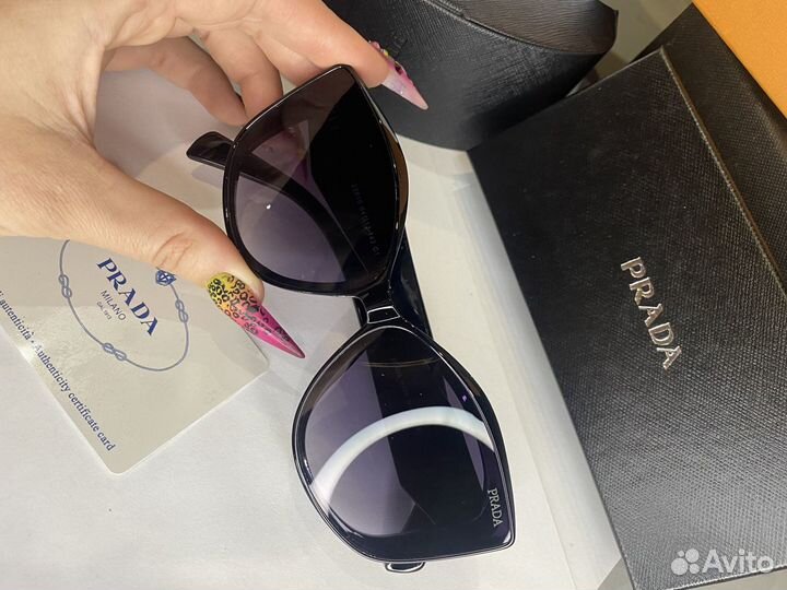 Солнцезащитные очки