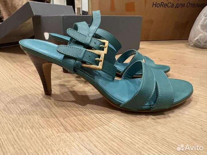 Кожаные босоножки 38 39 Minelli