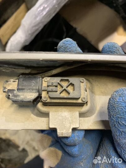 Кнопка открывании задней двери Рендж Ровер Эвок