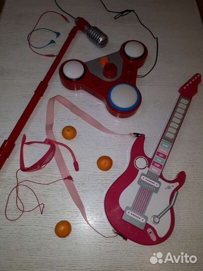 Развивающие игрушки ELC Электронная гитара микрофо