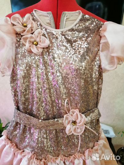 Платье для девочки новое 122 128