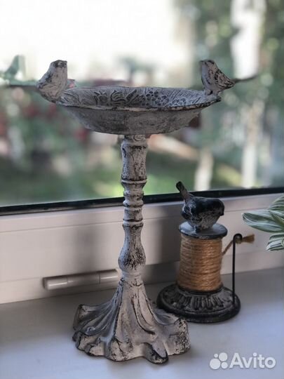 Чугунная поилка-кормушка для птиц